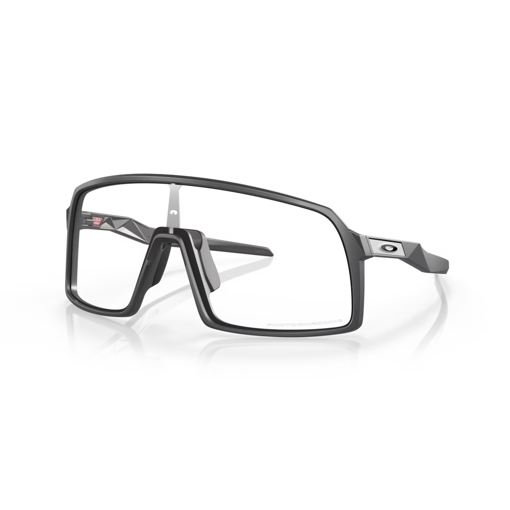 Oakley Sutro | Clear to Black Iridium Photochromic Matte Carbon, L